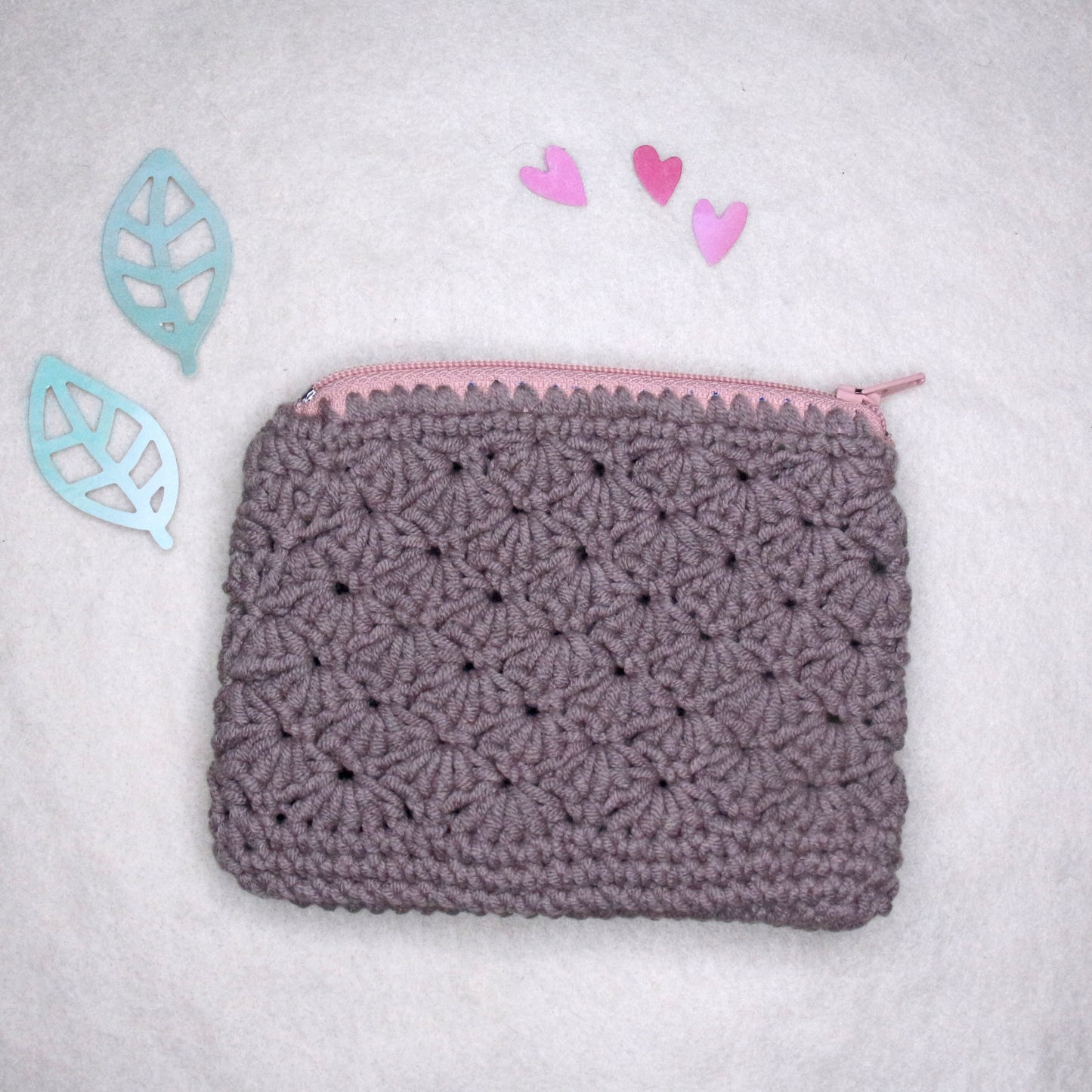 Peachy Dame Shell Stitch Pouch with Zipper